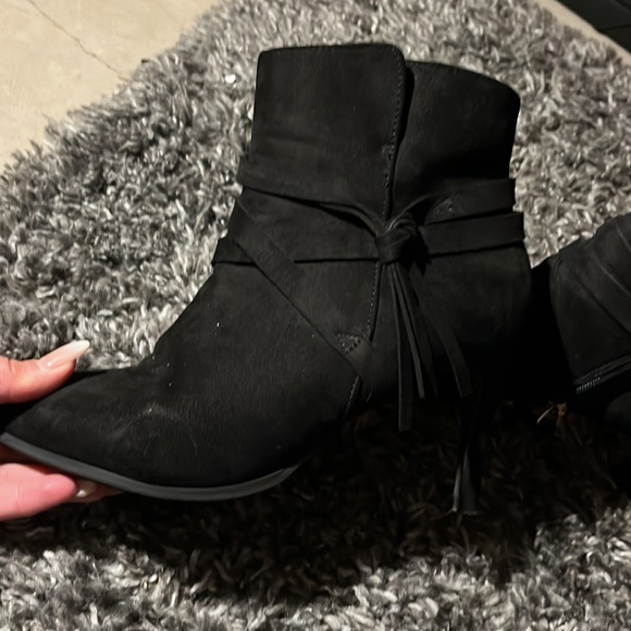 Short boots - Picture 3 of 3